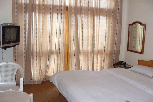 דרמסאלה Oyo 28425 Dal Lake Resort מראה חיצוני תמונה