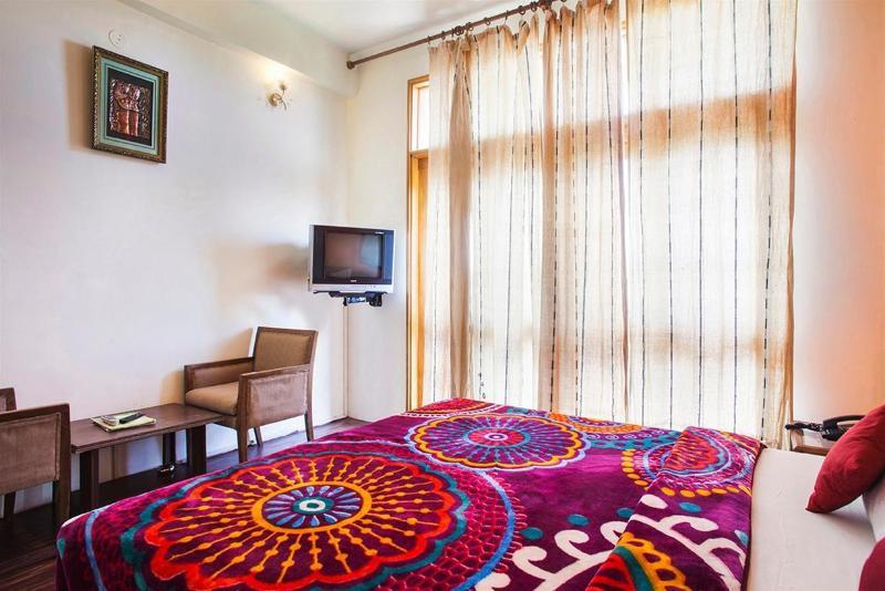 דרמסאלה Oyo 28425 Dal Lake Resort מראה חיצוני תמונה