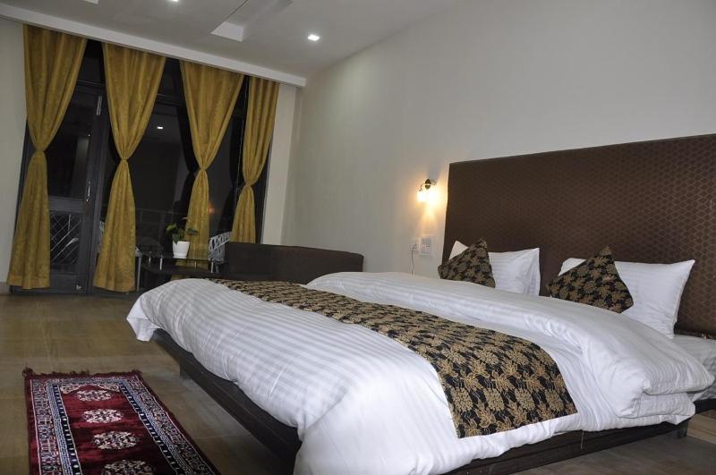 דרמסאלה Oyo 28425 Dal Lake Resort מראה חיצוני תמונה