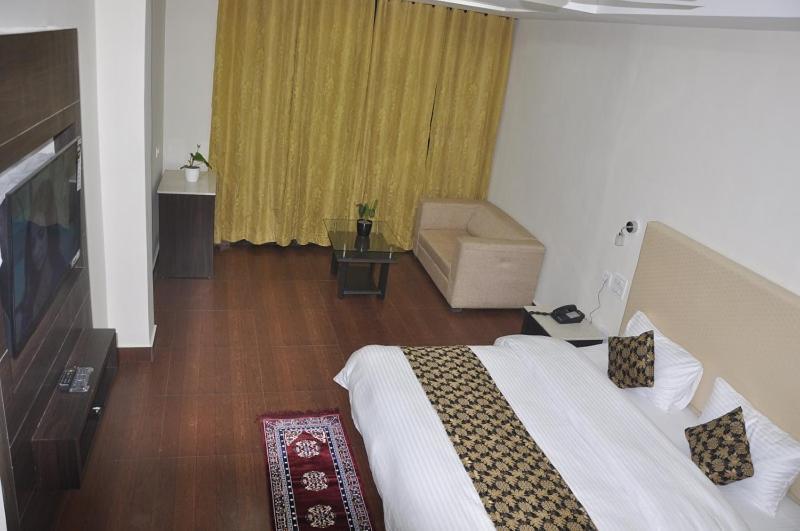 דרמסאלה Oyo 28425 Dal Lake Resort מראה חיצוני תמונה